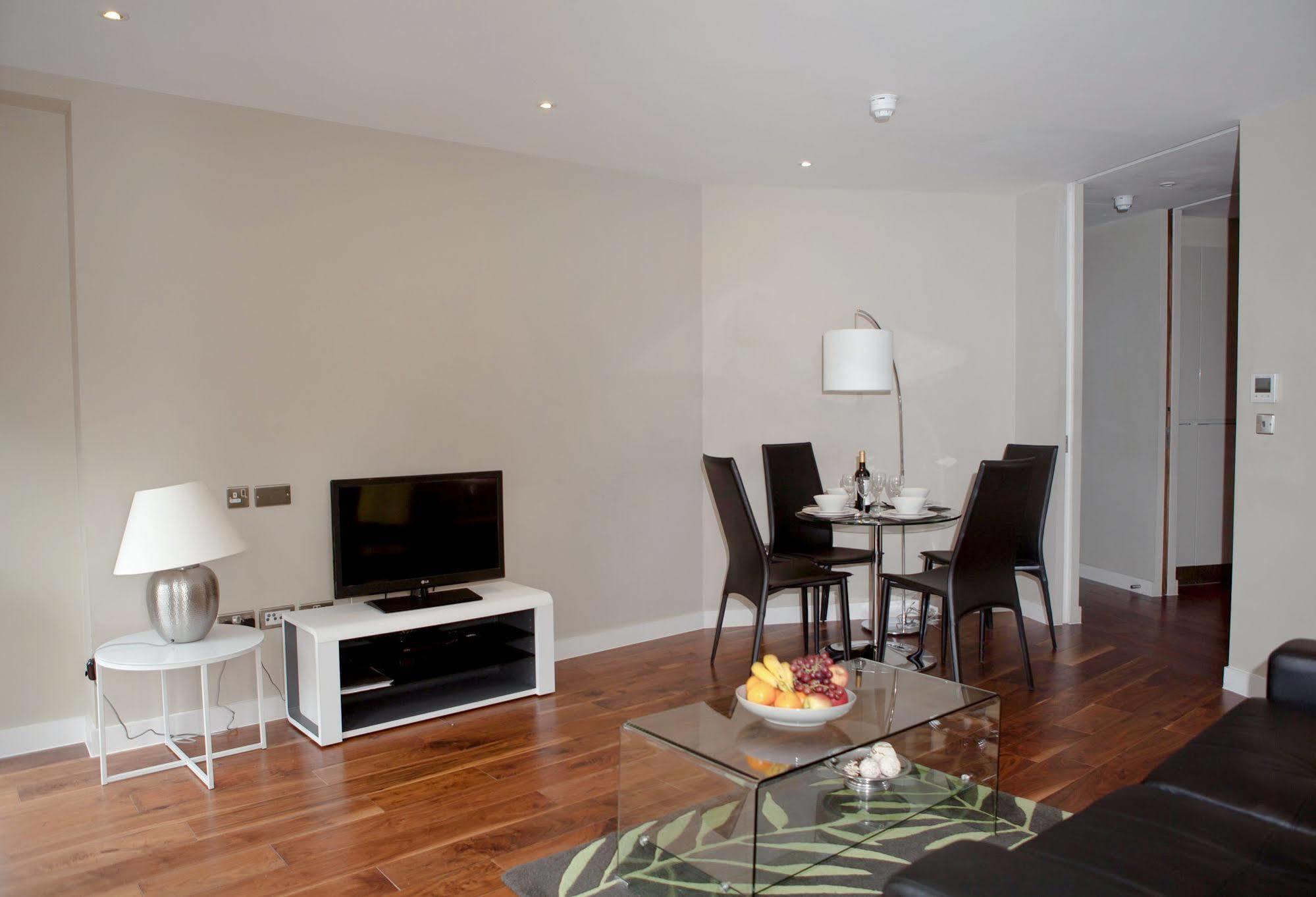 Victoria One Apartment London Bagian luar foto